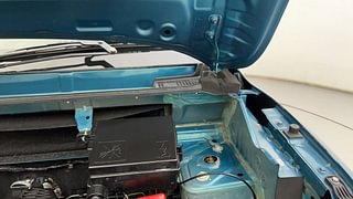Used 2022 Renault Kwid RXL Opt Petrol Manual engine ENGINE LEFT SIDE HINGE & APRON VIEW