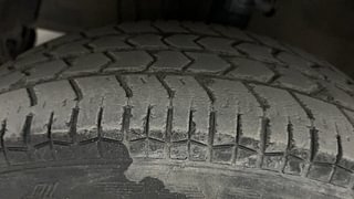 Used 2017 Maruti Suzuki Swift [2014-2017] VXI (O) Petrol Manual tyres LEFT FRONT TYRE TREAD VIEW