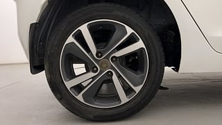 Used 2021 Tata Altroz XZ Turbo 1.2 Petrol Manual tyres RIGHT REAR TYRE RIM VIEW