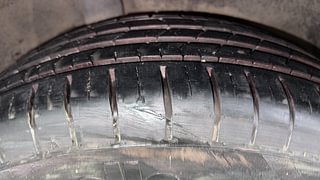 Used 2013 Honda City [2011-2014] 1.5 E MT Petrol Manual tyres RIGHT REAR TYRE TREAD VIEW