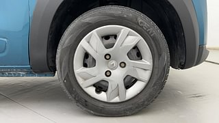 Used 2020 renault Kwid 1.0 RXT Opt Petrol Manual tyres RIGHT FRONT TYRE RIM VIEW