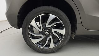 Used 2021 Toyota Glanza [2019-2022] V CVT Petrol Automatic tyres RIGHT REAR TYRE RIM VIEW
