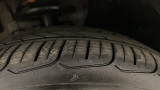 Used 2022 volkswagen Vento Highline Plus 1.0L TSI Petrol AT Petrol Automatic tyres RIGHT FRONT TYRE TREAD VIEW