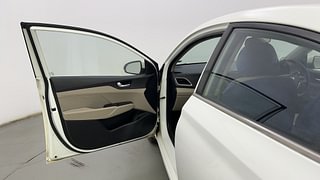 Used 2019 Hyundai Verna [2017-2020] 1.6 VTVT SX Petrol Manual interior LEFT FRONT DOOR OPEN VIEW