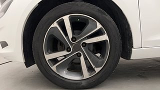 Used 2021 Tata Altroz XZ Turbo 1.2 Petrol Manual tyres LEFT FRONT TYRE RIM VIEW