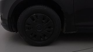 Used 2013 Maruti Suzuki Swift [2011-2017] VXi Petrol Manual tyres LEFT FRONT TYRE RIM VIEW