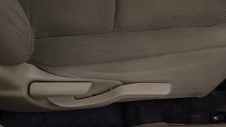 Used 2014 Honda Brio [2011-2016] S MT Petrol Manual top_features Driver height adjustable seat