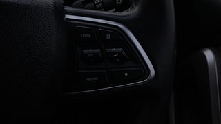 Used 2023 Mahindra Scorpio N Z8 L 4WD Diesel AT 7 STR Diesel Automatic top_features Cruise control