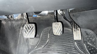 Used 2017 Maruti Suzuki Swift [2014-2017] VXI (O) Petrol Manual interior PEDALS VIEW