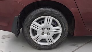 Used 2013 Honda City [2011-2014] 1.5 E MT Petrol Manual tyres RIGHT REAR TYRE RIM VIEW