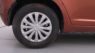 Used 2011 Maruti Suzuki Swift [2007-2011] VXi Petrol Manual tyres RIGHT REAR TYRE RIM VIEW