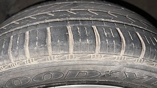 Used 2018 Hyundai Grand i10 [2017-2020] Asta 1.2 Kappa VTVT Petrol Manual tyres LEFT FRONT TYRE TREAD VIEW