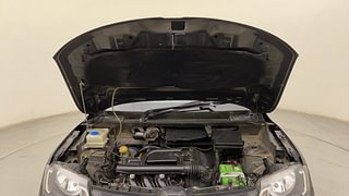 Used 2016 Renault Kwid [2015-2019] RXT Petrol Manual engine ENGINE & BONNET OPEN FRONT VIEW