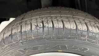 Used 2020 renault Kwid 1.0 RXT Opt Petrol Manual tyres RIGHT REAR TYRE TREAD VIEW