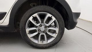 Used 2017 Hyundai i20 Active [2015-2020] 1.2 S Petrol Manual tyres LEFT REAR TYRE RIM VIEW