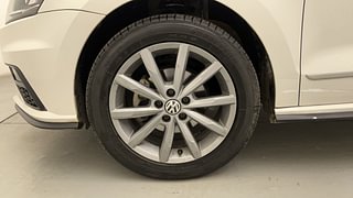 Used 2022 volkswagen Vento Highline Plus 1.0L TSI Petrol AT Petrol Automatic tyres LEFT FRONT TYRE RIM VIEW