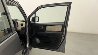 Used 2018 Maruti Suzuki Wagon R 1.0 [2015-2019] VXI AMT Petrol Automatic interior RIGHT FRONT DOOR OPEN VIEW