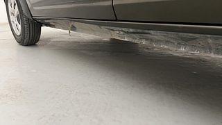 Used 2016 Renault Kwid [2015-2019] RXT Petrol Manual dents MINOR DENT