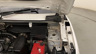 Used 2017 Renault Kwid [2017-2019] RXT 1.0 SCE Special Petrol Manual engine ENGINE LEFT SIDE HINGE & APRON VIEW