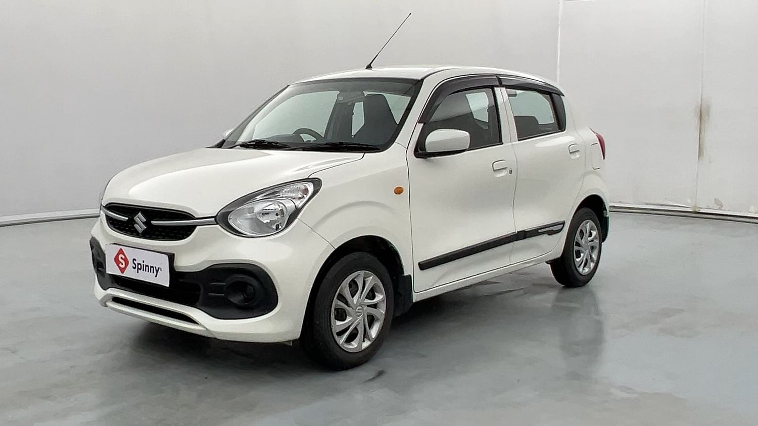 LEFT FRONT CORNER VIEW