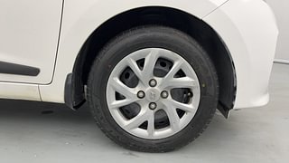 Used 2018 Hyundai Grand i10 [2017-2020] Sportz 1.2 CRDi Diesel Manual tyres RIGHT FRONT TYRE RIM VIEW