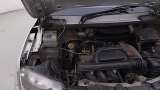 Used 2016 Renault Kwid [2015-2019] RXL Petrol Manual engine ENGINE RIGHT SIDE HINGE & APRON VIEW