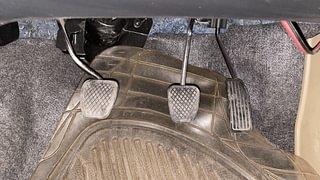 Used 2016 Honda Brio [2011-2016] EX MT Petrol Manual interior PEDALS VIEW