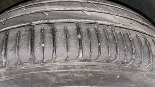 Used 2020 Renault Triber RXZ AMT Petrol Automatic tyres RIGHT FRONT TYRE TREAD VIEW