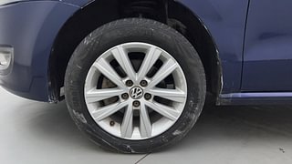Used 2014 Volkswagen Polo [2010-2014] Highline1.2L (P) Petrol Manual tyres LEFT FRONT TYRE RIM VIEW