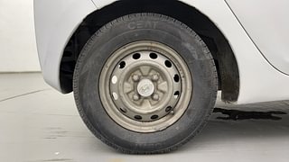 Used 2017 Hyundai Eon [2011-2018] D-Lite+ Petrol Manual tyres RIGHT REAR TYRE RIM VIEW