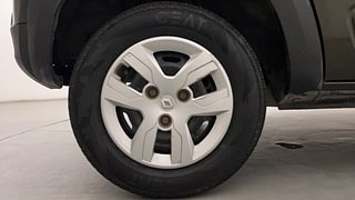 Used 2019 Renault Kwid [2015-2019] 1.0 RXT AMT Petrol Automatic tyres RIGHT REAR TYRE RIM VIEW