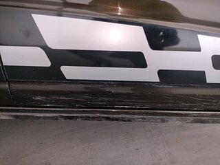 Used 2019 Renault Kwid [2015-2019] 1.0 RXT AMT Petrol Automatic dents MINOR SCRATCH