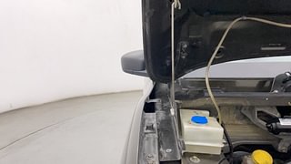 Used 2018 Renault Kwid [2015-2019] RXT Opt Petrol Manual engine ENGINE RIGHT SIDE HINGE & APRON VIEW