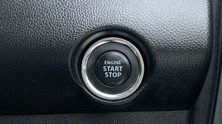 Used 2019 Maruti Suzuki Swift [2017-2021] ZXi AMT Petrol Automatic top_features Keyless start