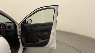 Used 2017 Renault Kwid [2017-2019] RXT 1.0 SCE Special Petrol Manual interior RIGHT FRONT DOOR OPEN VIEW