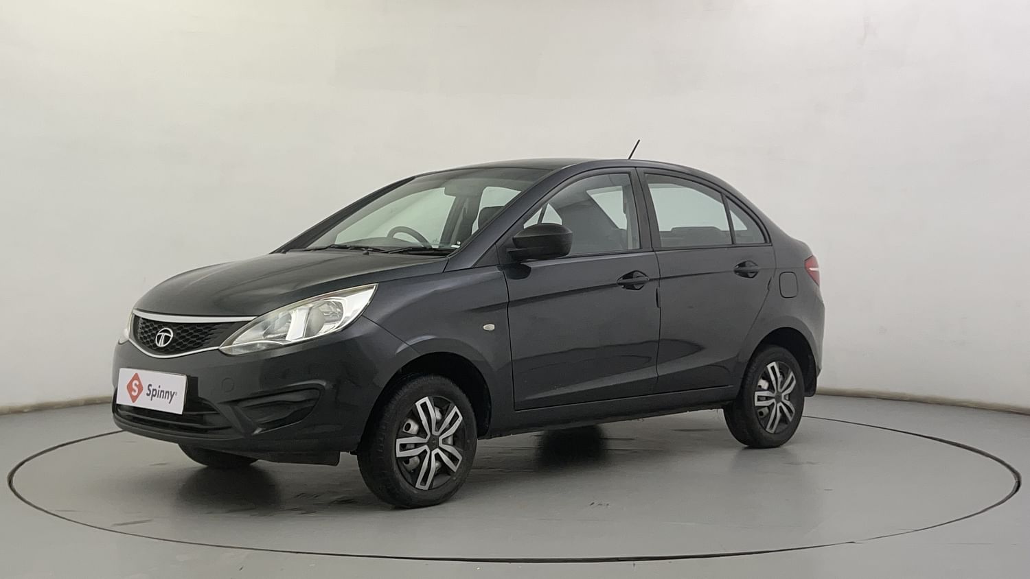 LEFT FRONT CORNER VIEW