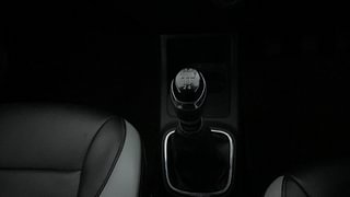 Used 2018 Renault Kwid [2015-2019] RXT Opt Petrol Manual interior GEAR  KNOB VIEW