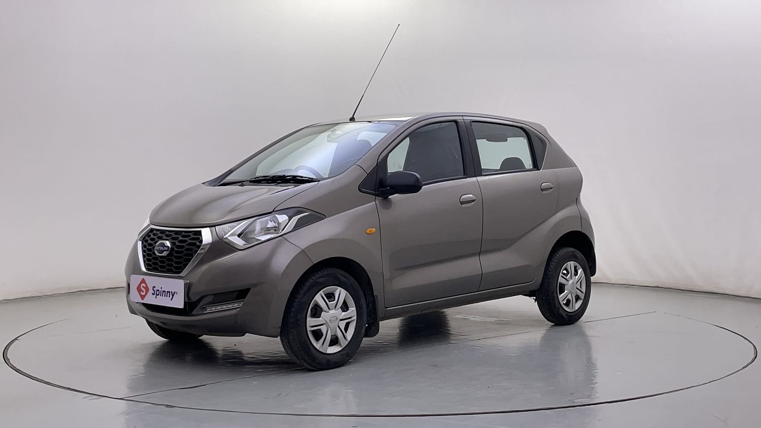 LEFT FRONT CORNER VIEW