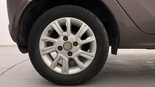 Used 2019 Tata Tiago [2016-2020] Revotron XZA AMT Petrol Automatic tyres RIGHT REAR TYRE RIM VIEW