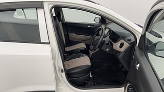 Used 2018 Hyundai Grand i10 [2017-2020] Sportz 1.2 CRDi Diesel Manual interior RIGHT SIDE FRONT DOOR CABIN VIEW