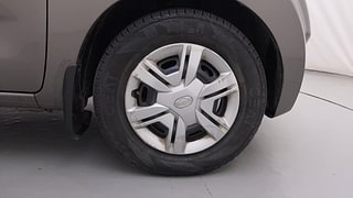 Used 2019 Datsun Redi-GO [2015-2019] S 1.0 AMT Petrol Automatic tyres RIGHT FRONT TYRE RIM VIEW