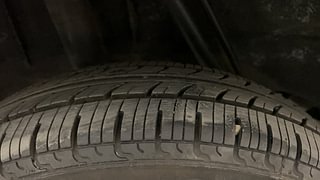 Used 2017 Renault Kwid [2017-2019] RXT 1.0 SCE Special Petrol Manual tyres RIGHT REAR TYRE TREAD VIEW