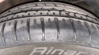 Used 2018 Maruti Suzuki Baleno [2015-2019] Zeta Petrol Petrol Manual tyres RIGHT FRONT TYRE TREAD VIEW