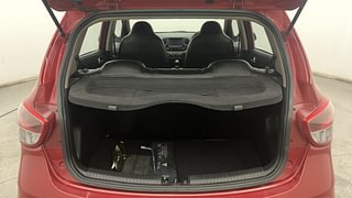 Used 2018 Hyundai Grand i10 [2017-2020] Sportz 1.2 Kappa VTVT Petrol Manual interior DICKY INSIDE VIEW