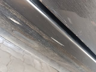 Used 2018 Renault Kwid [2015-2019] RXT Opt Petrol Manual dents MINOR SCRATCH