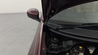 Used 2014 Honda Amaze [2013-2016] 1.2 S i-VTEC Petrol Manual engine ENGINE RIGHT SIDE HINGE & APRON VIEW