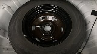 Used 2017 Renault Kwid [2017-2019] RXT 1.0 SCE Special Petrol Manual tyres SPARE TYRE VIEW
