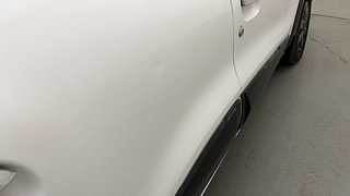 Used 2017 Renault Kwid [2017-2019] RXT 1.0 SCE Special Petrol Manual dents MINOR DENT