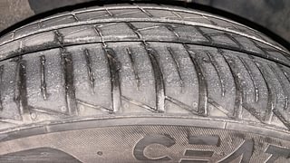 Used 2021 Renault Kwid 1.0L RXT (O) AMT SCE Petrol Automatic tyres RIGHT FRONT TYRE TREAD VIEW