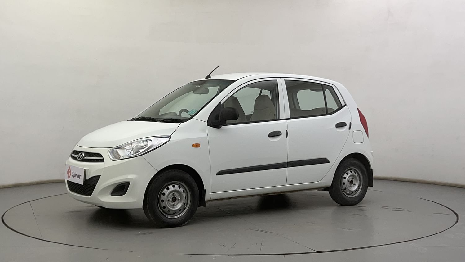 LEFT FRONT CORNER VIEW